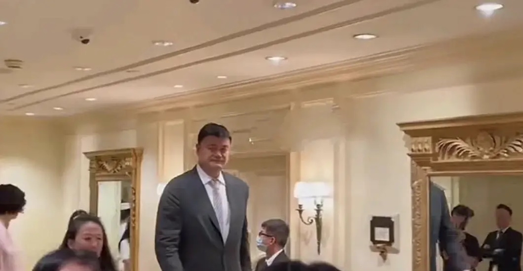 国际篮球明星合作参加慈善活动