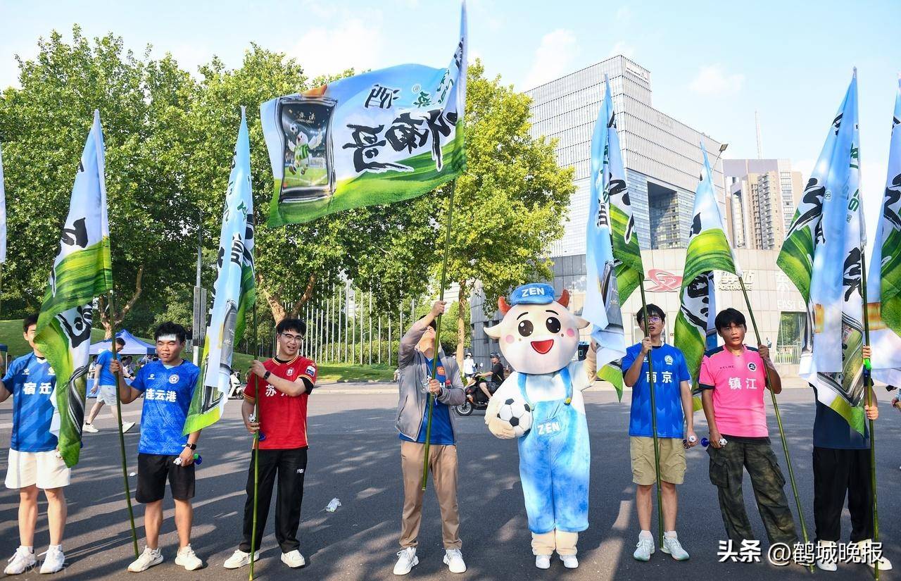关于巴勒莫主场大捷，球迷沸腾欢呼的信息